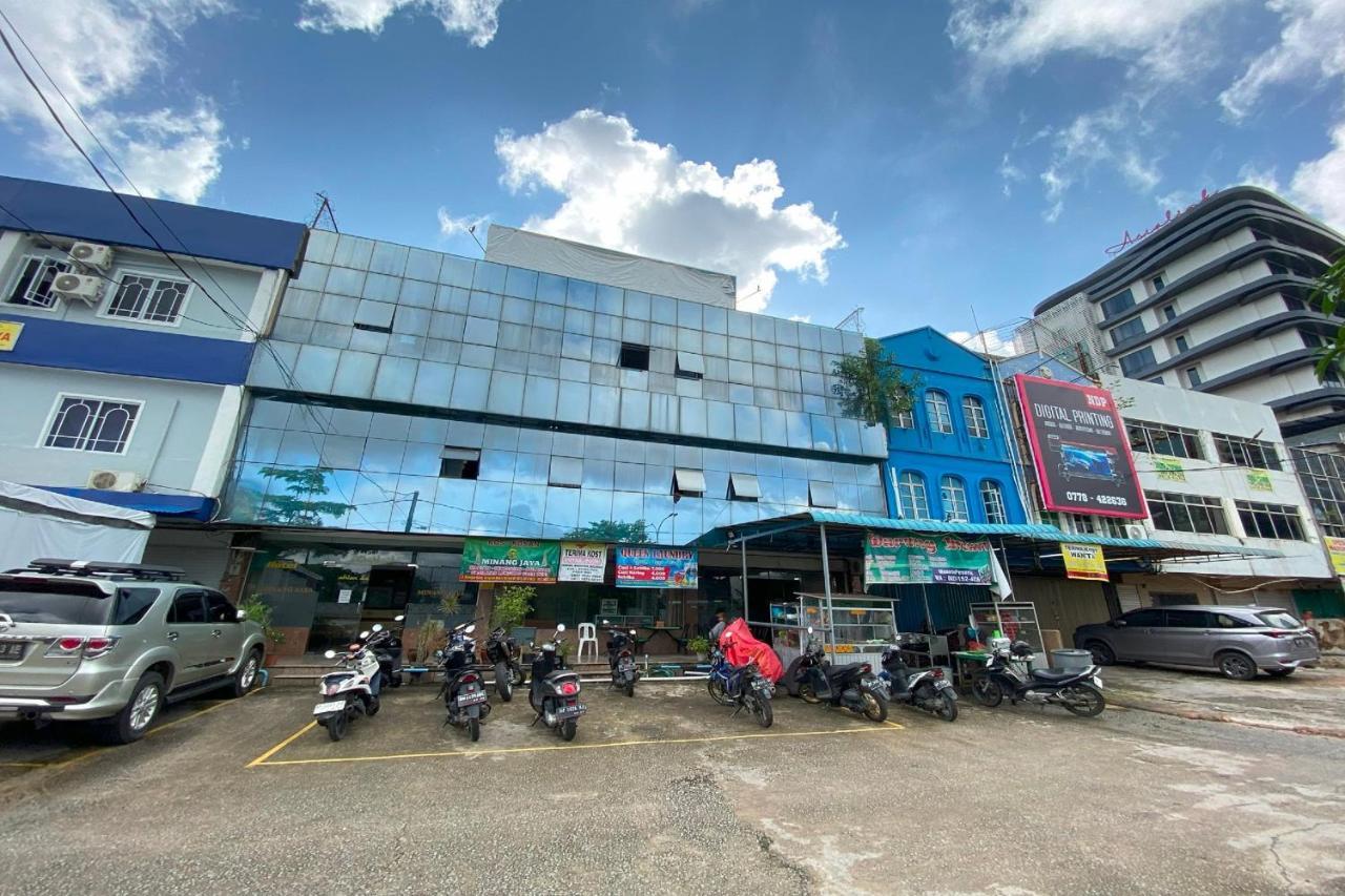 Oyo 92702 Minang Jaya Hotel Nagoya Luaran gambar