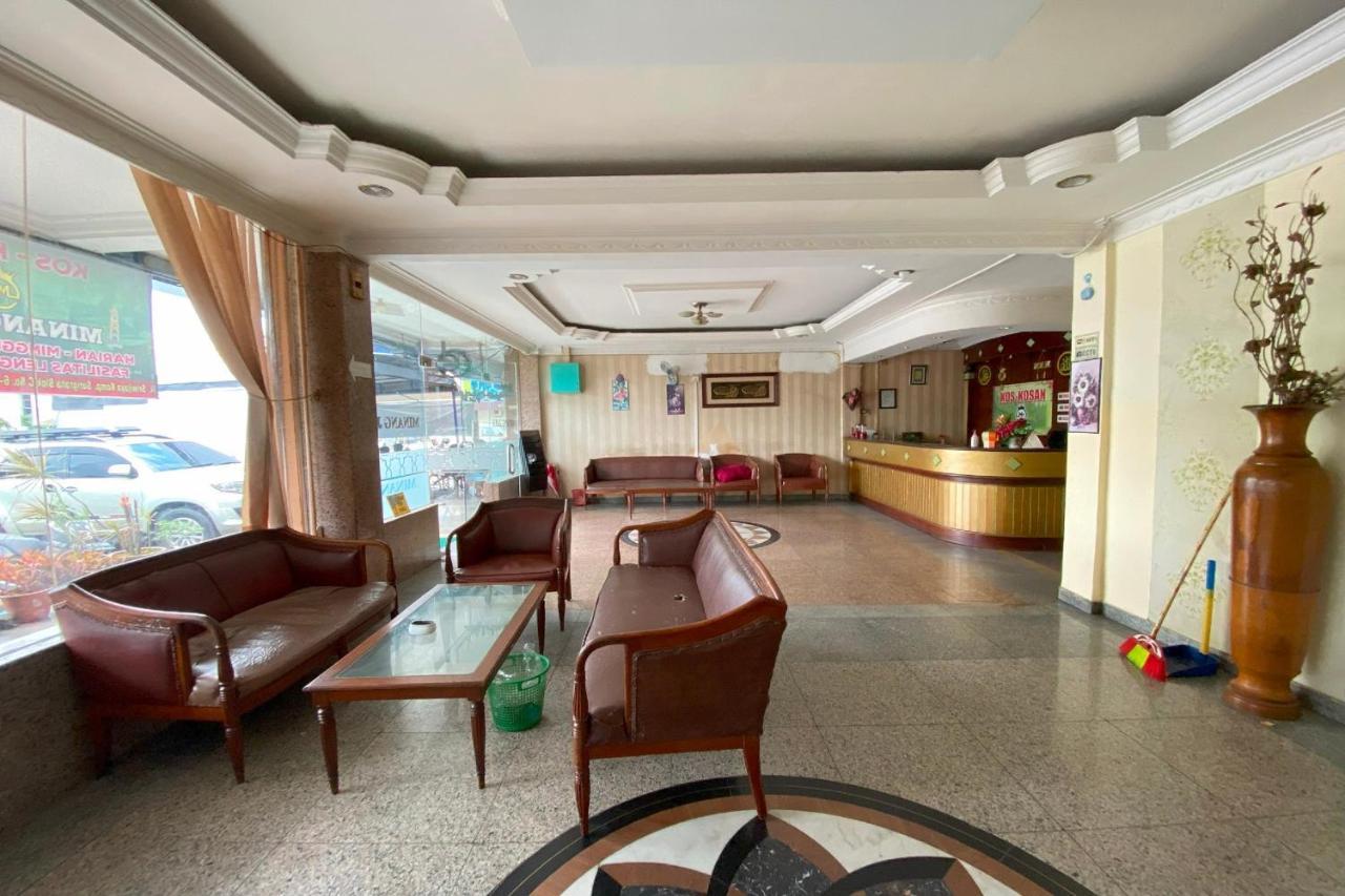 Oyo 92702 Minang Jaya Hotel Nagoya Luaran gambar
