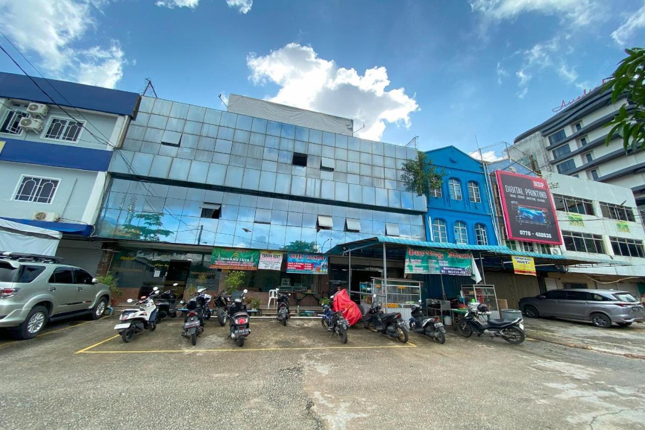 Oyo 92702 Minang Jaya Hotel Nagoya Luaran gambar
