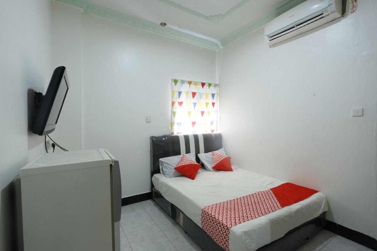 Oyo 92702 Minang Jaya Hotel Nagoya Luaran gambar